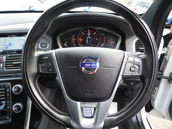 Used Volvo XC60 2015 for sale - 76253215: Photo 13