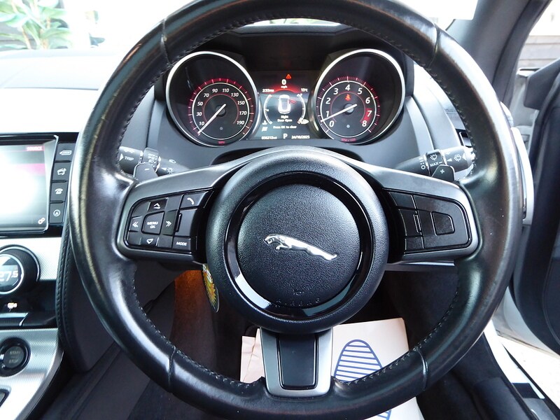 Used Jaguar F-Type 2016 for sale - 76368281: Photo 14