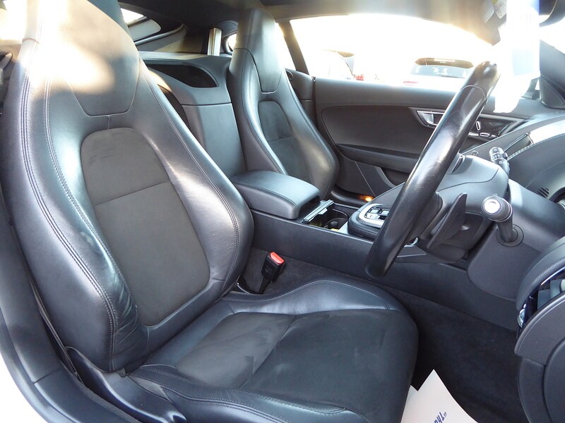 Used Jaguar F-Type 2016 for sale - 76368281: Photo 24