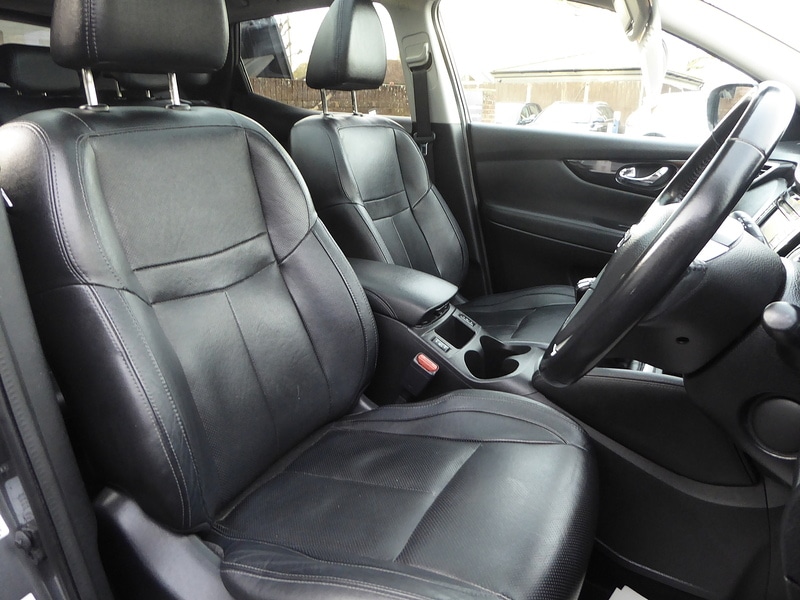 Used Nissan Qashqai 2015 for sale - 77024039: Photo 9