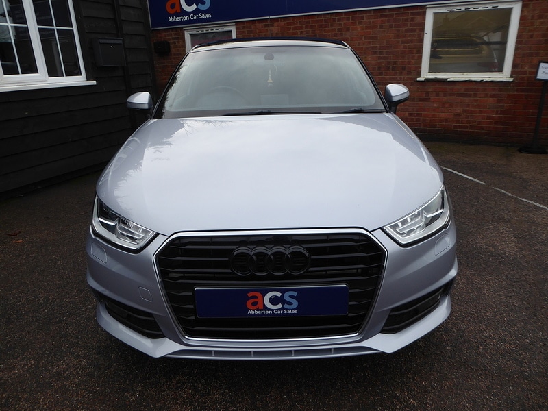 Used Audi A1 2015 for sale - 77172777: Photo 2