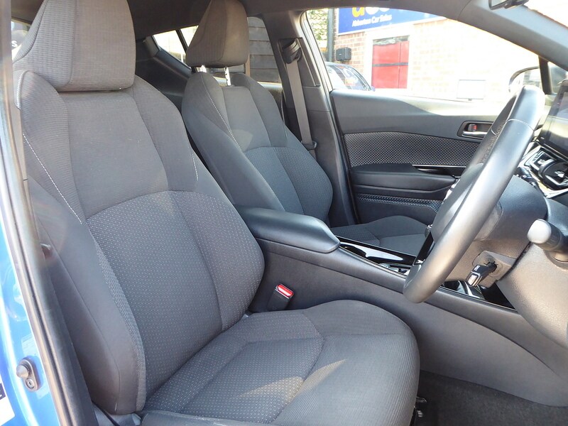 Used Toyota C-HR 2019 for sale - 76090102: Photo 10