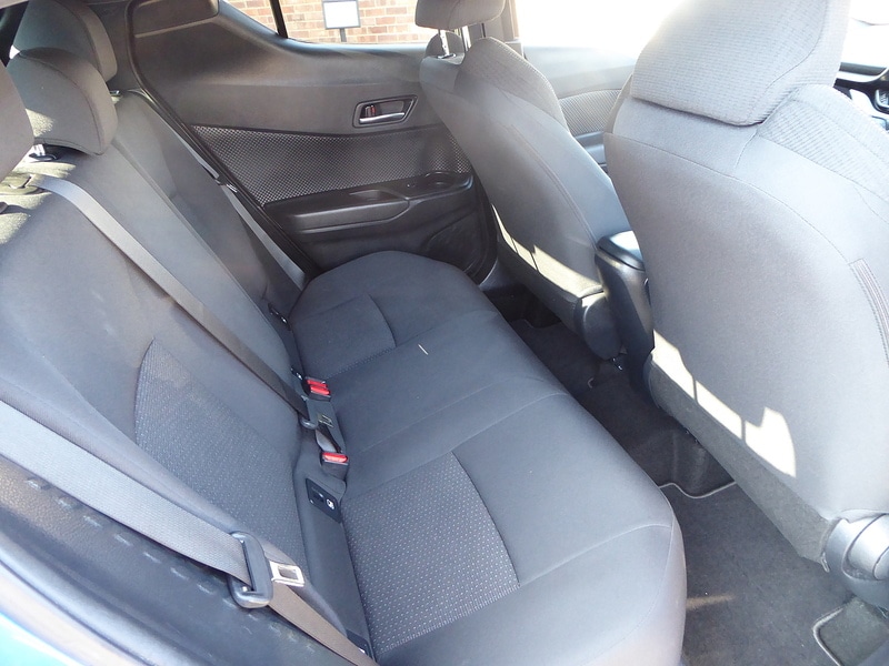 Used Toyota C-HR 2019 for sale - 76090102: Photo 11