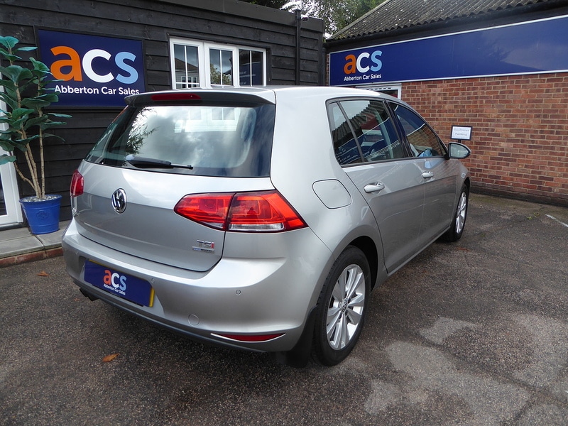 Used Volkswagen Golf 2014 for sale - 76330408: Photo 5