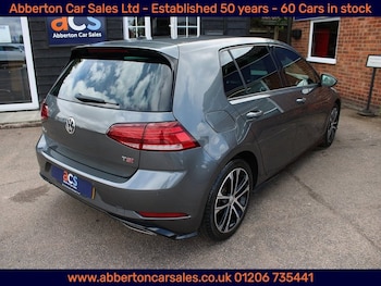 Used Volkswagen Golf 2017 for sale - 78887975: Photo