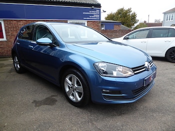 Used Volkswagen Golf 2016 for sale - 76510342: Photo