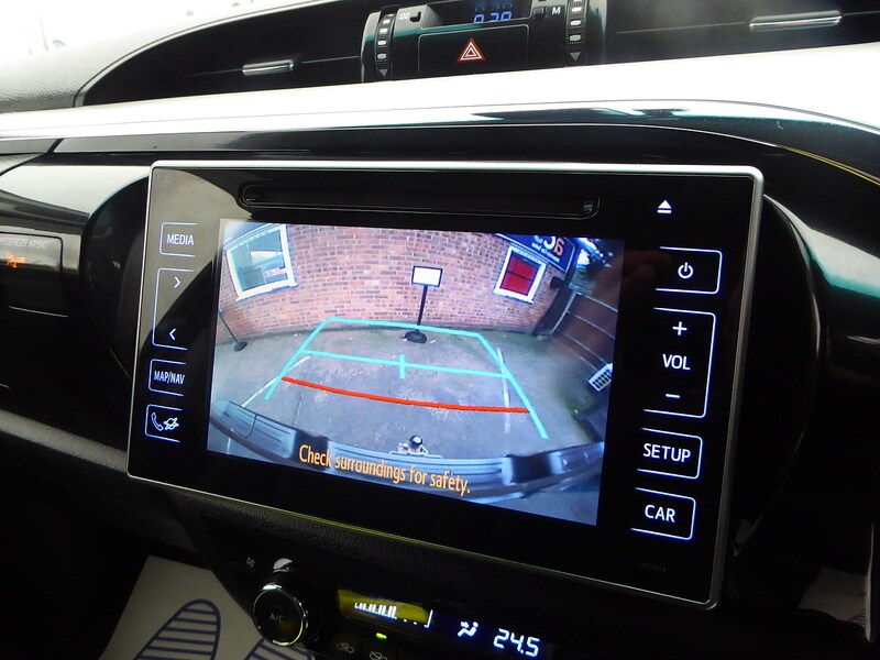 Used Toyota Hilux 2018 for sale - 76748907: Photo 11