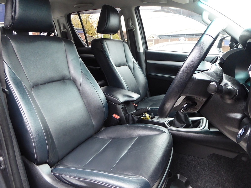 Used Toyota Hilux 2018 for sale - 76748907: Photo 18