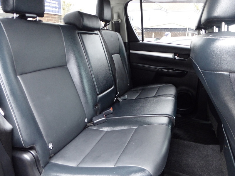 Used Toyota Hilux 2018 for sale - 76748907: Photo 20