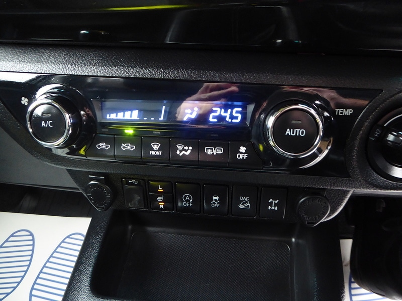 Used Toyota Hilux 2018 for sale - 76748907: Photo 28