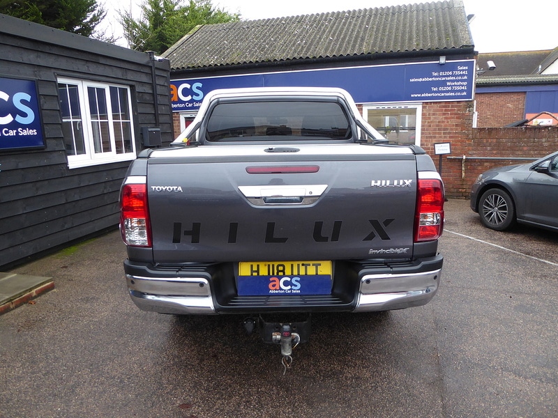 Used Toyota Hilux 2018 for sale - 76748907: Photo 7