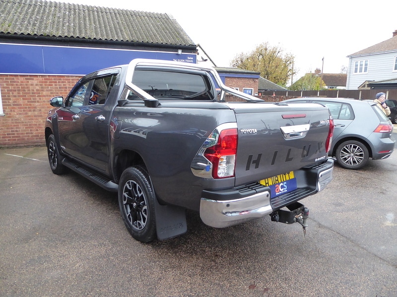 Used Toyota Hilux 2018 for sale - 76748907: Photo 8