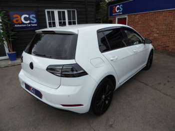 Used Volkswagen Golf 2017 for sale - 74912630: Photo