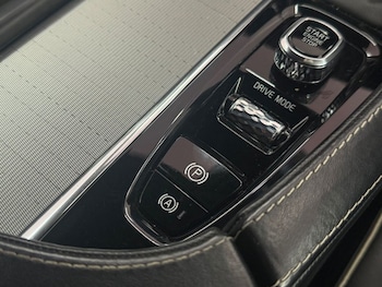 Used Volvo V90 2018 for sale - 79059552: Photo
