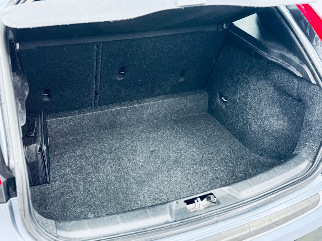 Used Volvo V40 2017 for sale - 77463718: Photo 33