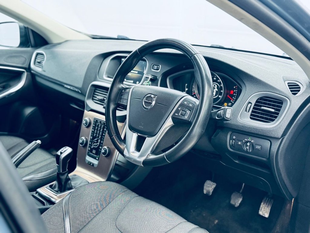 Used Volvo V40 2017 for sale - 77463718: Photo 35