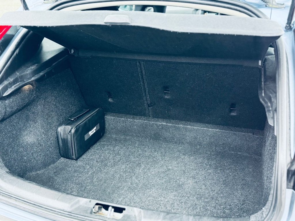 Used Volvo V40 2017 for sale - 77463718: Photo 41