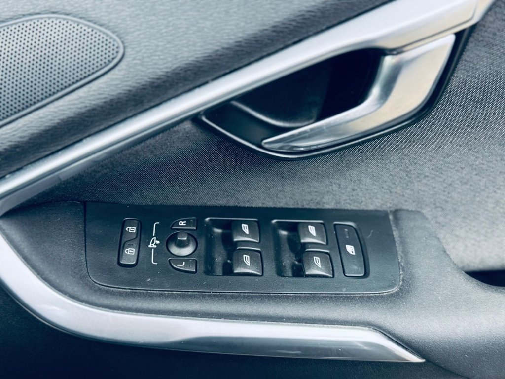 Used Volvo V40 2017 for sale - 77463718: Photo 46