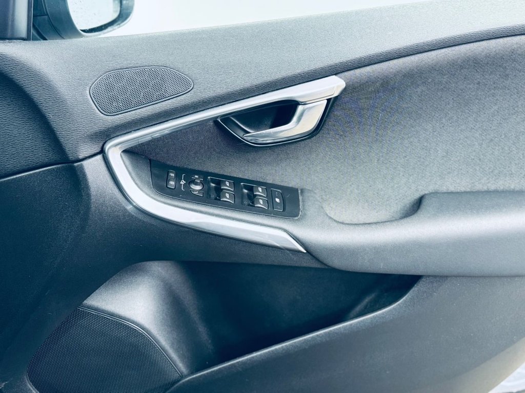 Used Volvo V40 2017 for sale - 77463718: Photo 47