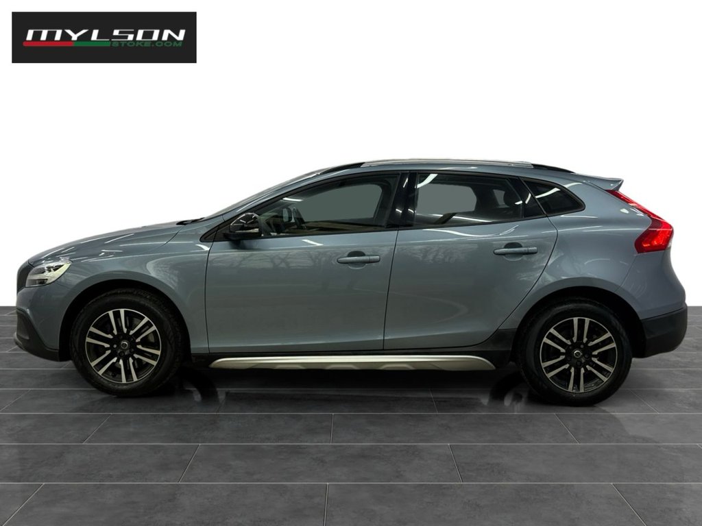 Used Volvo V40 2017 for sale - 77463718: Photo 5