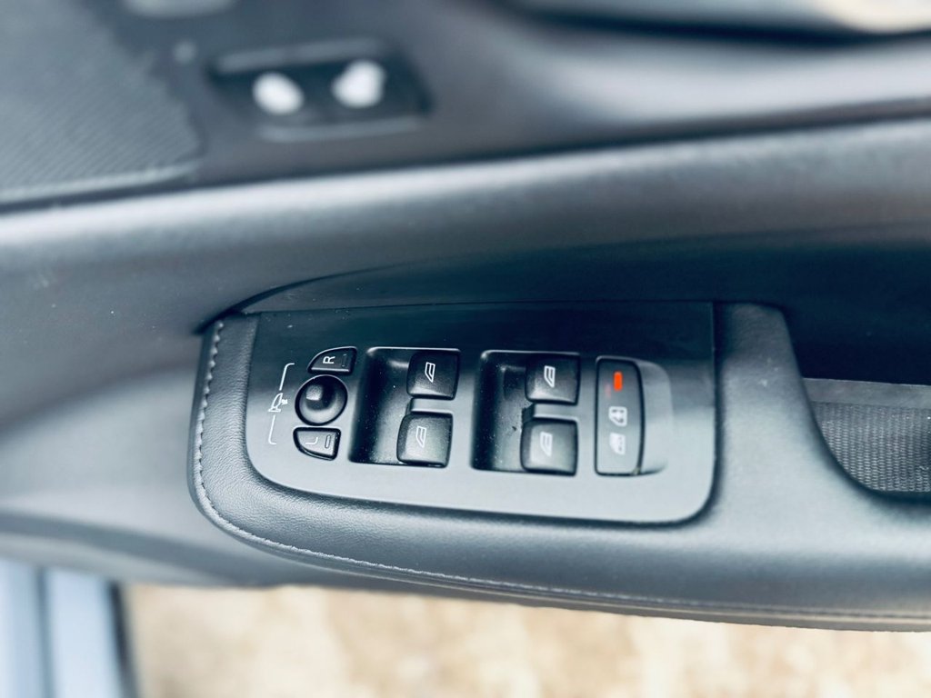 Used Volvo V60 2022 for sale - 77680279: Photo 40