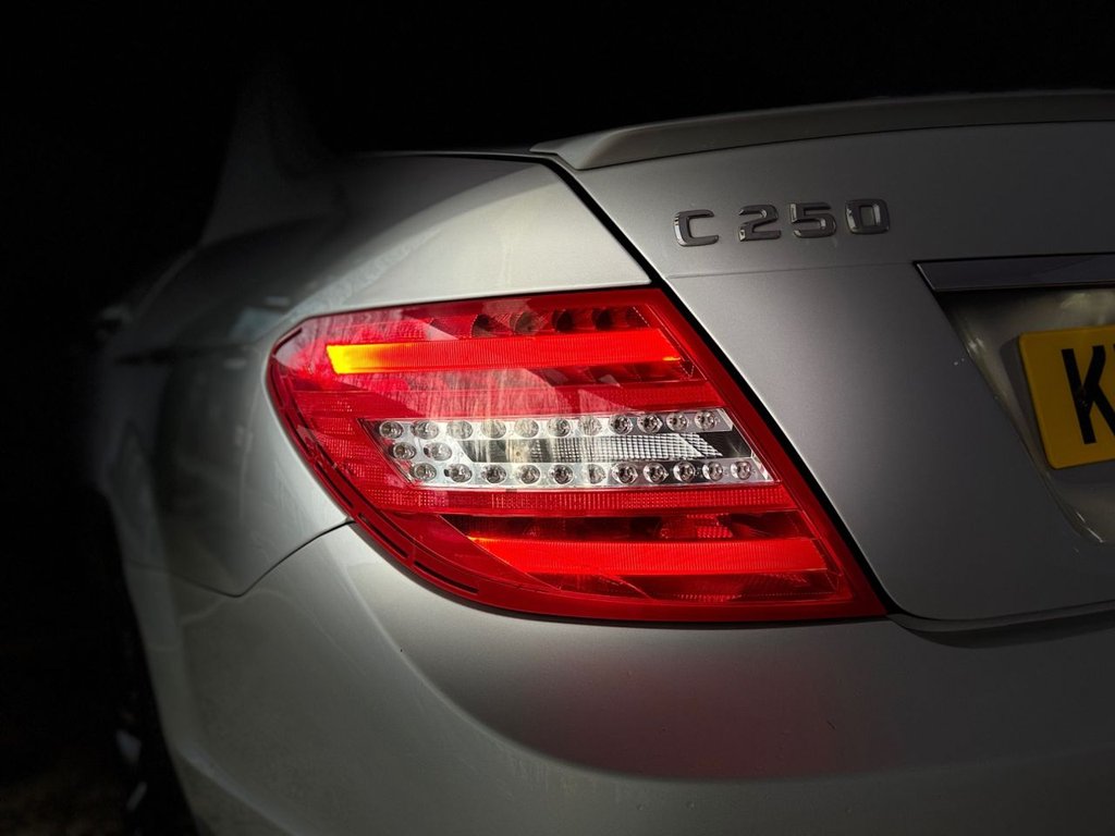 Used Mercedes-Benz C Class 2012 for sale - 77394295: Photo 40