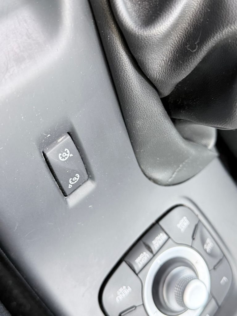 Used Renault Megane 2015 for sale - 77355611: Photo 32