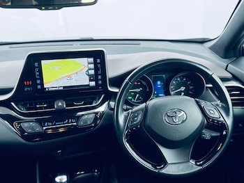 Used Toyota C-HR 2018 for sale - 78533686: Photo