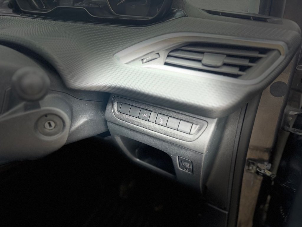 Used Peugeot 2008 2016 for sale - 77250530: Photo 39