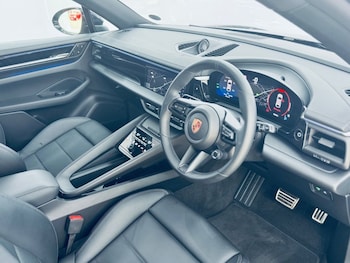 Used Porsche Macan 2025 for sale - 79449760: Photo