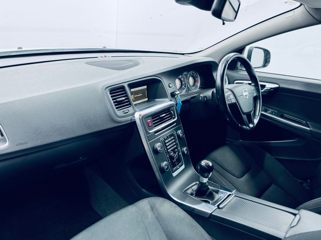 Used Volvo V60 2012 for sale - 77451470: Photo 11