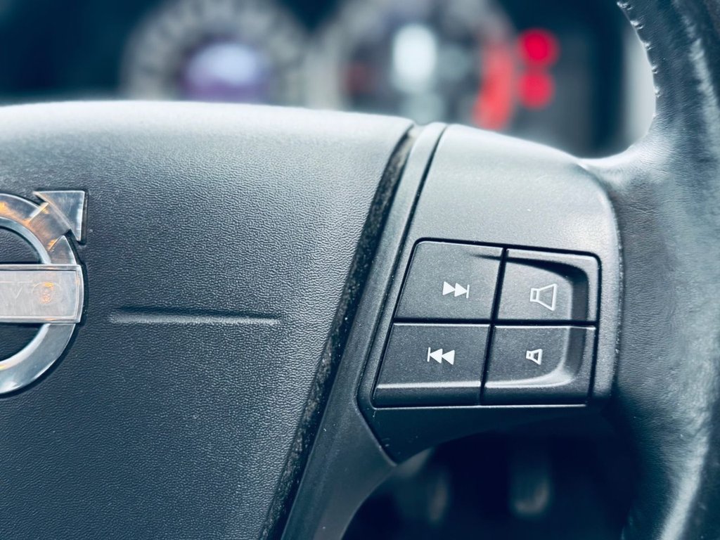 Used Volvo V60 2012 for sale - 77451470: Photo 15