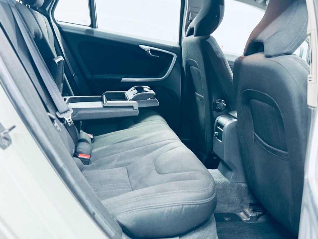 Used Volvo V60 2012 for sale - 77451470: Photo 24