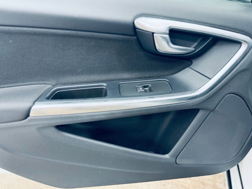 Used Volvo V60 2012 for sale - 77451470: Photo 33