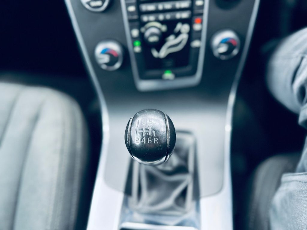 Used Volvo V60 2012 for sale - 77451470: Photo 44