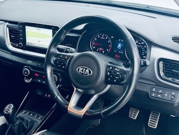 Used Kia Stonic 2020 for sale - 78597815: Photo