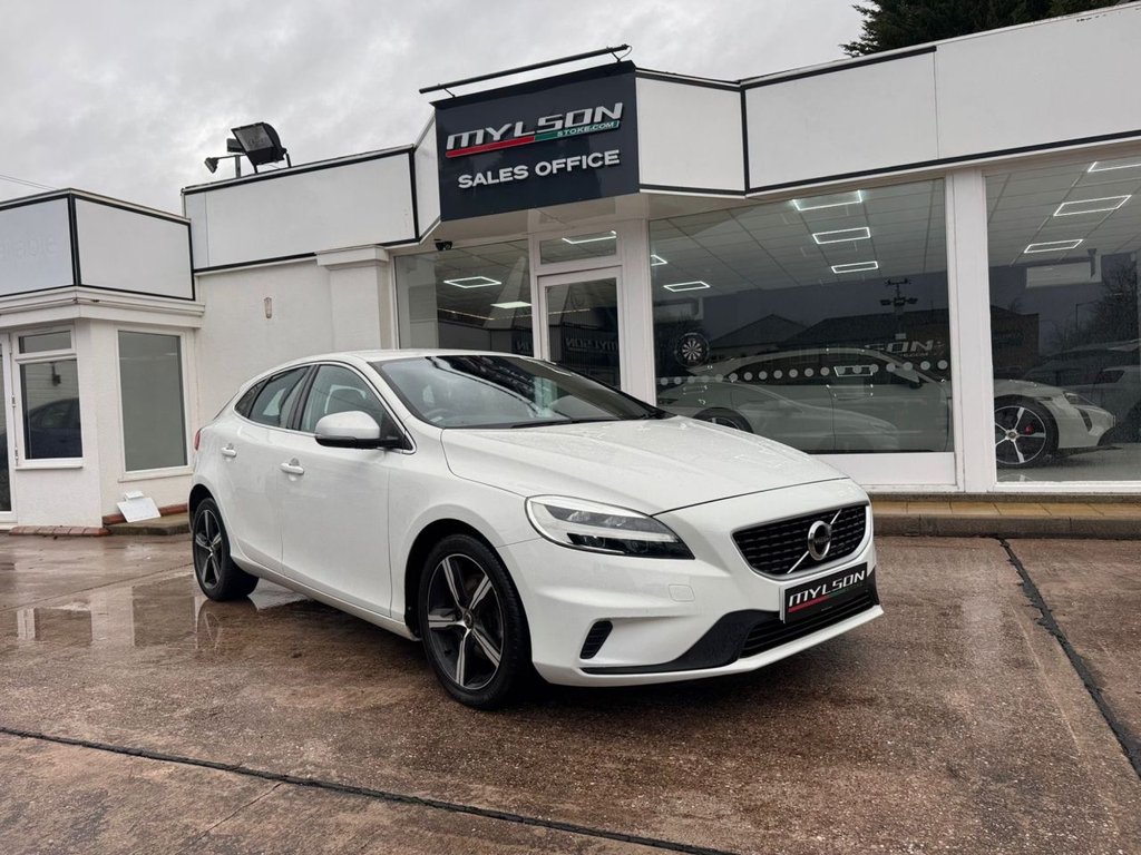 Used Volvo V40 2017 for sale - 77172070: Photo 2