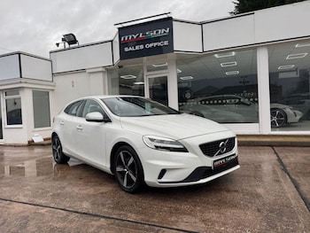 Used Volvo V40 2017 for sale - 77172070: Photo