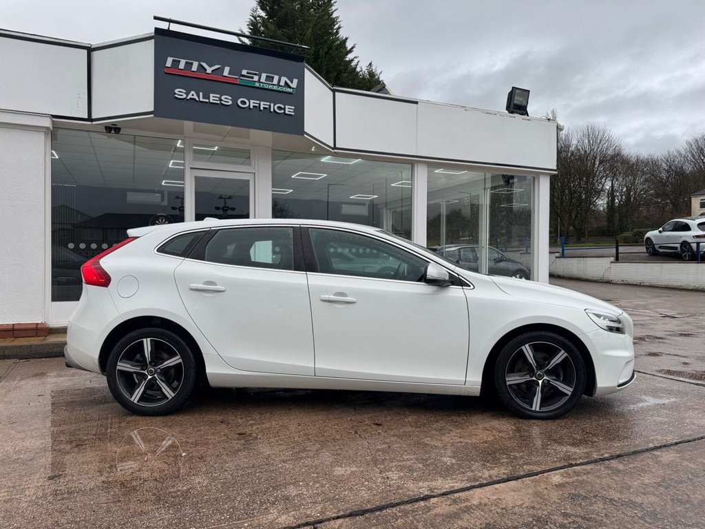 Used Volvo V40 2017 for sale - 77172070: Photo 38