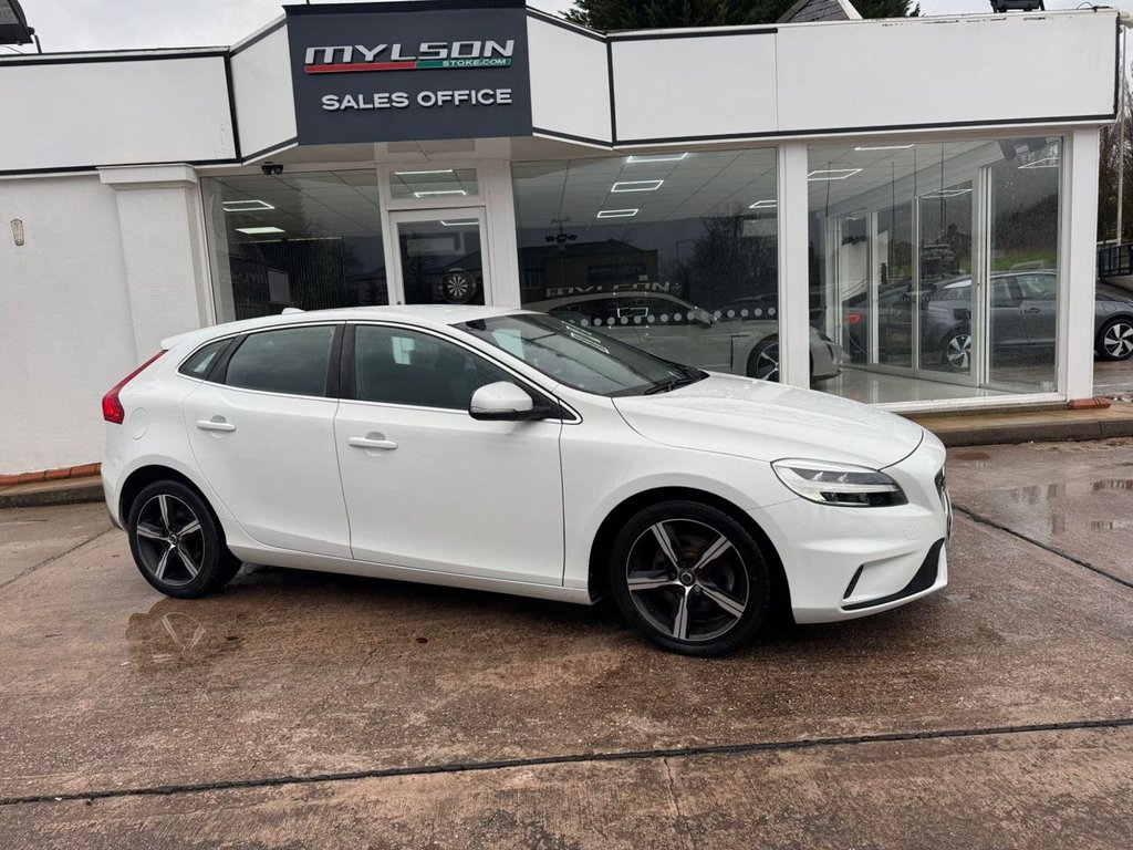 Used Volvo V40 2017 for sale - 77172070: Photo 41
