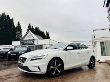 Used Volvo V40 2017 for sale - 77172070: Photo