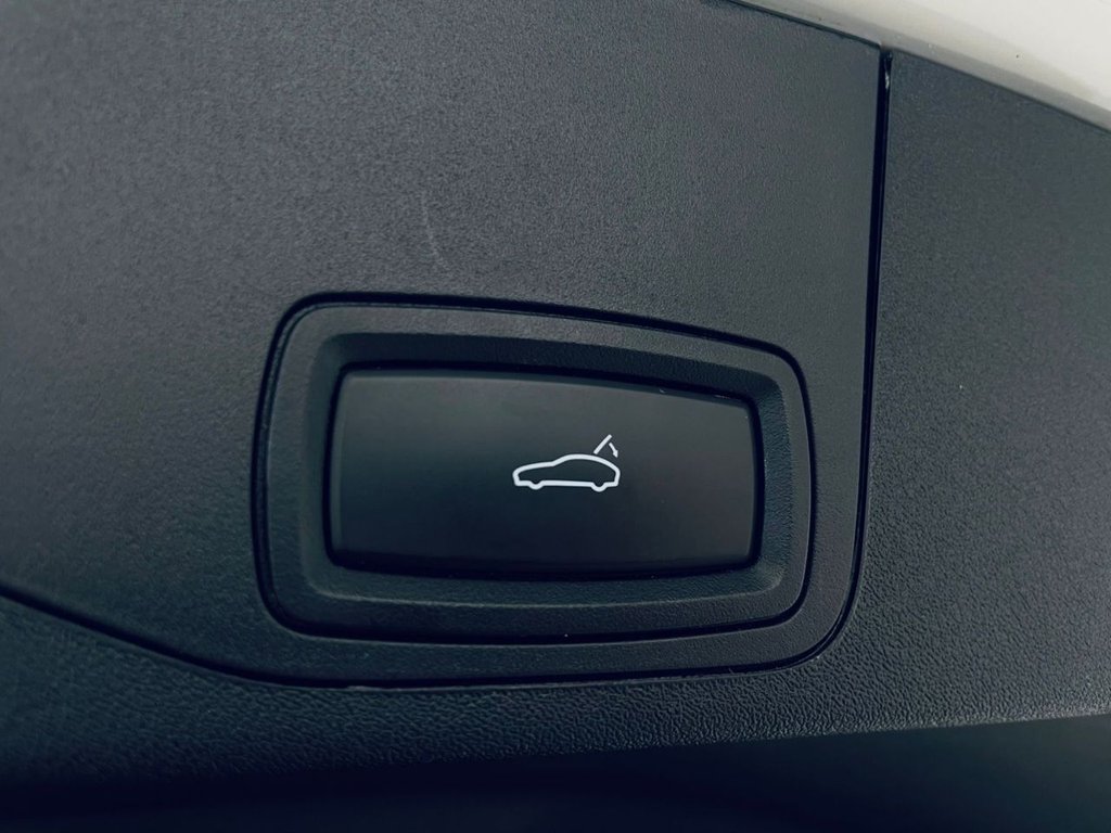 Used Porsche Taycan 2022 for sale - 77341561: Photo 18