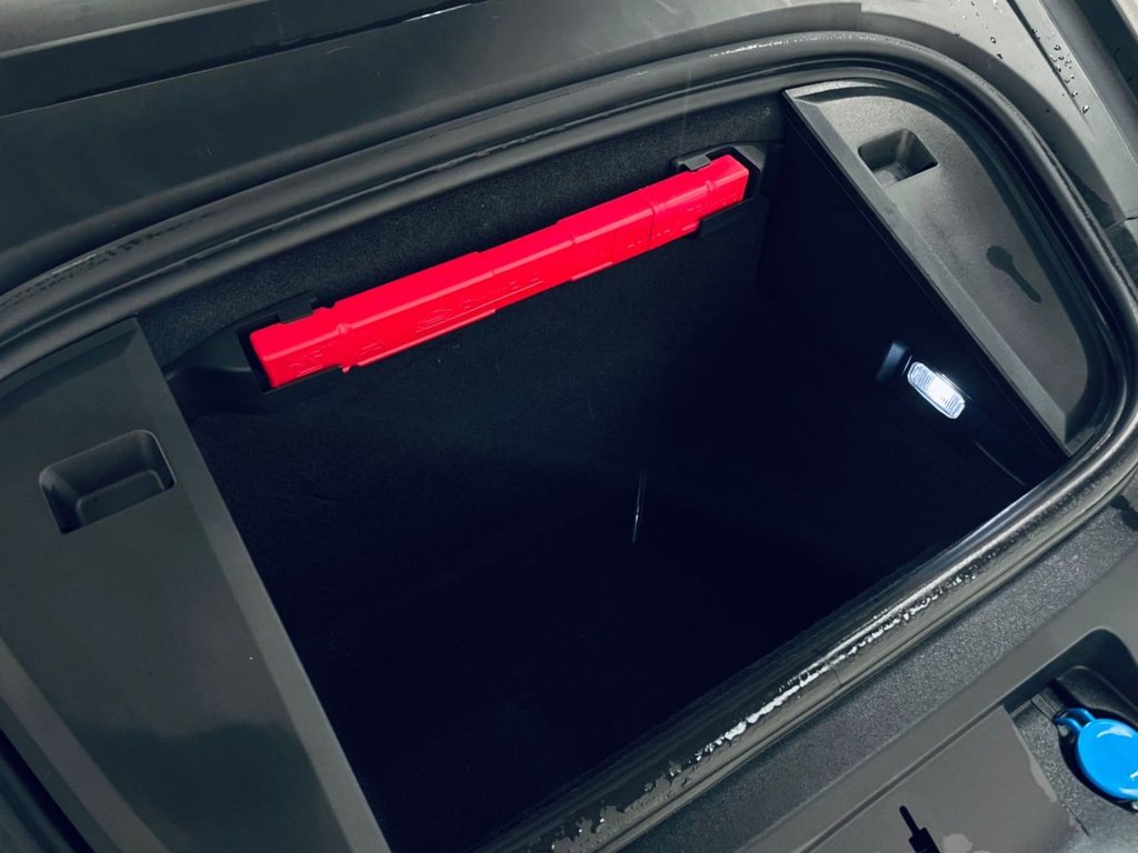 Used Porsche Taycan 2022 for sale - 77341561: Photo 24