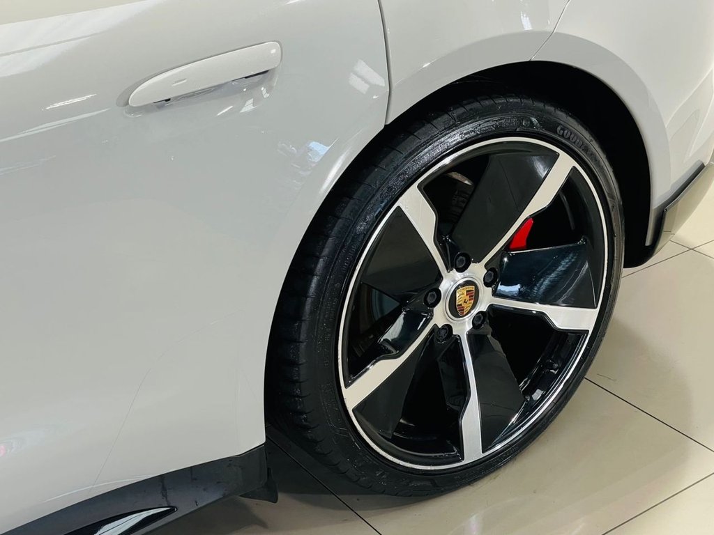 Used Porsche Taycan 2022 for sale - 77341561: Photo 26