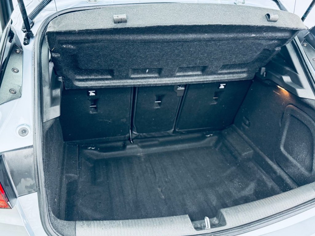 Used Vauxhall Astra 2018 for sale - 77463669: Photo 38