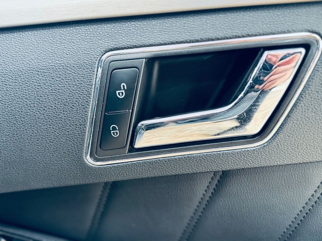 Used Mercedes-Benz E Class 2010 for sale - 77148486: Photo 28