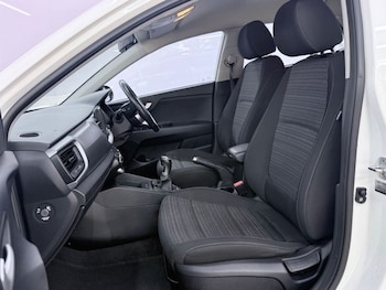 Used Kia Stonic 2018 for sale - 78839457: Photo