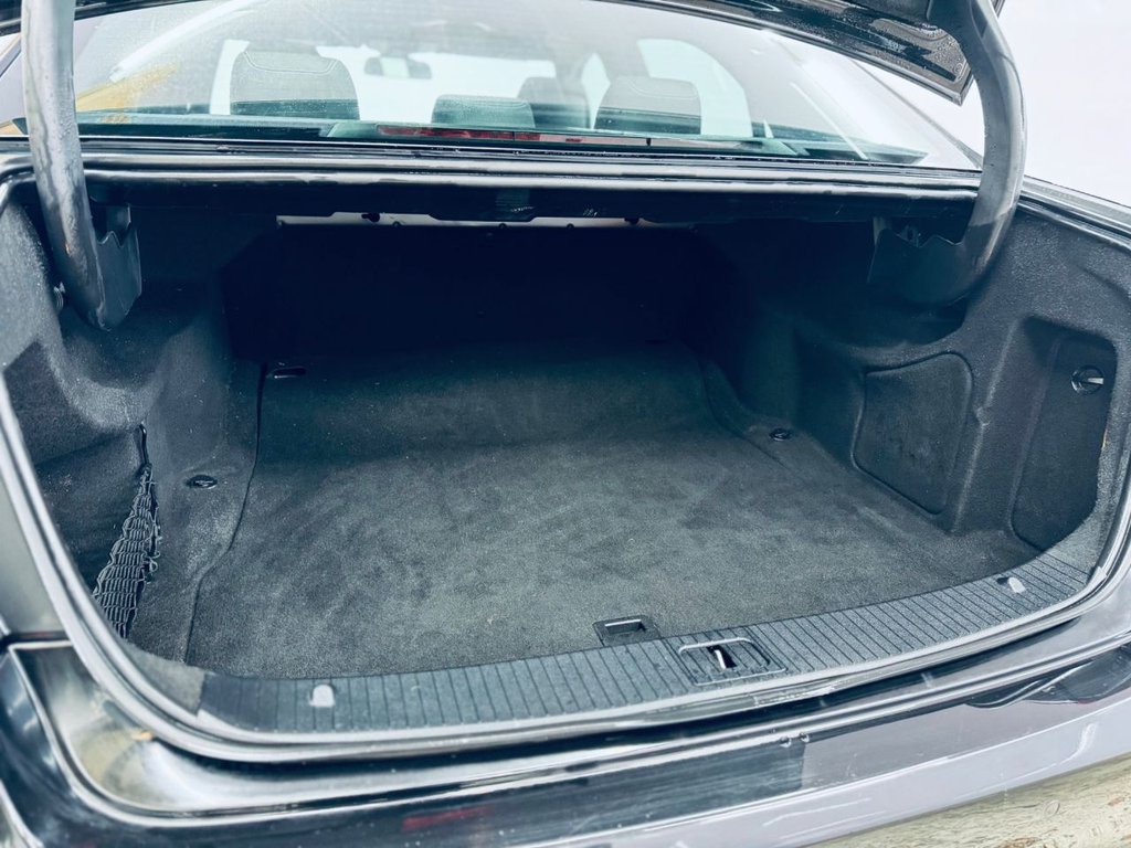 Used Mercedes-Benz E Class 2015 for sale - 77976517: Photo 40