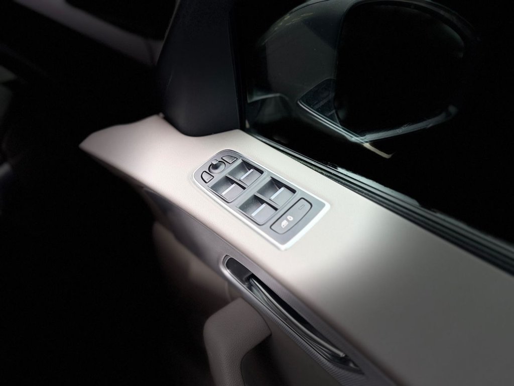 Used Jaguar F-Pace 2017 for sale - 77193452: Photo 30