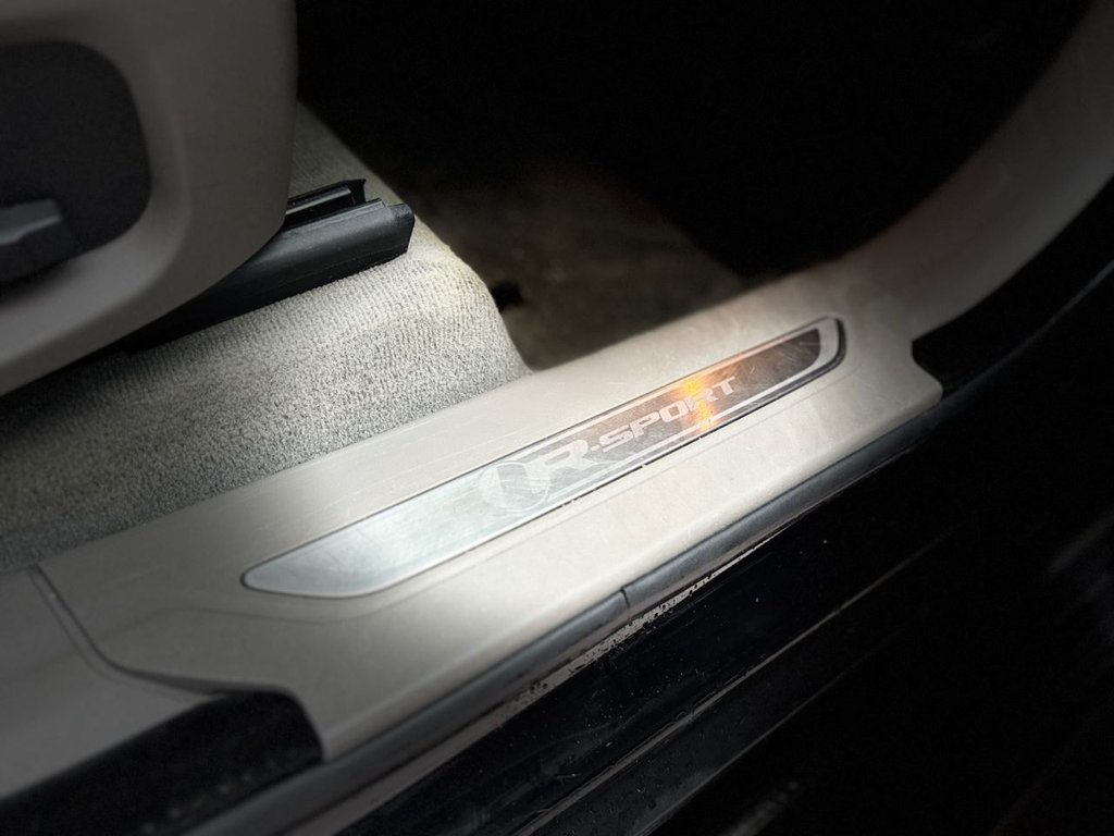 Used Jaguar F-Pace 2017 for sale - 77193452: Photo 34